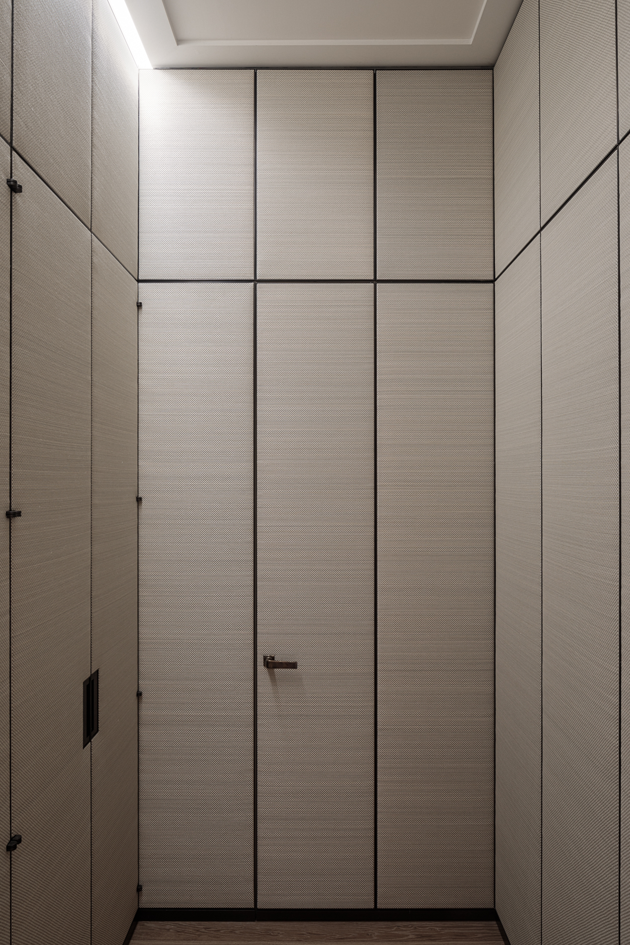 Bespoke horsehair panelling crafted by a local artisan overseen by our project managers and design team. Crafted for this London duplex apartment that respectfully integrates with the Georgian building's architecture. Bespoke Craftsmanship by William Garvey Bespoke furniture maker