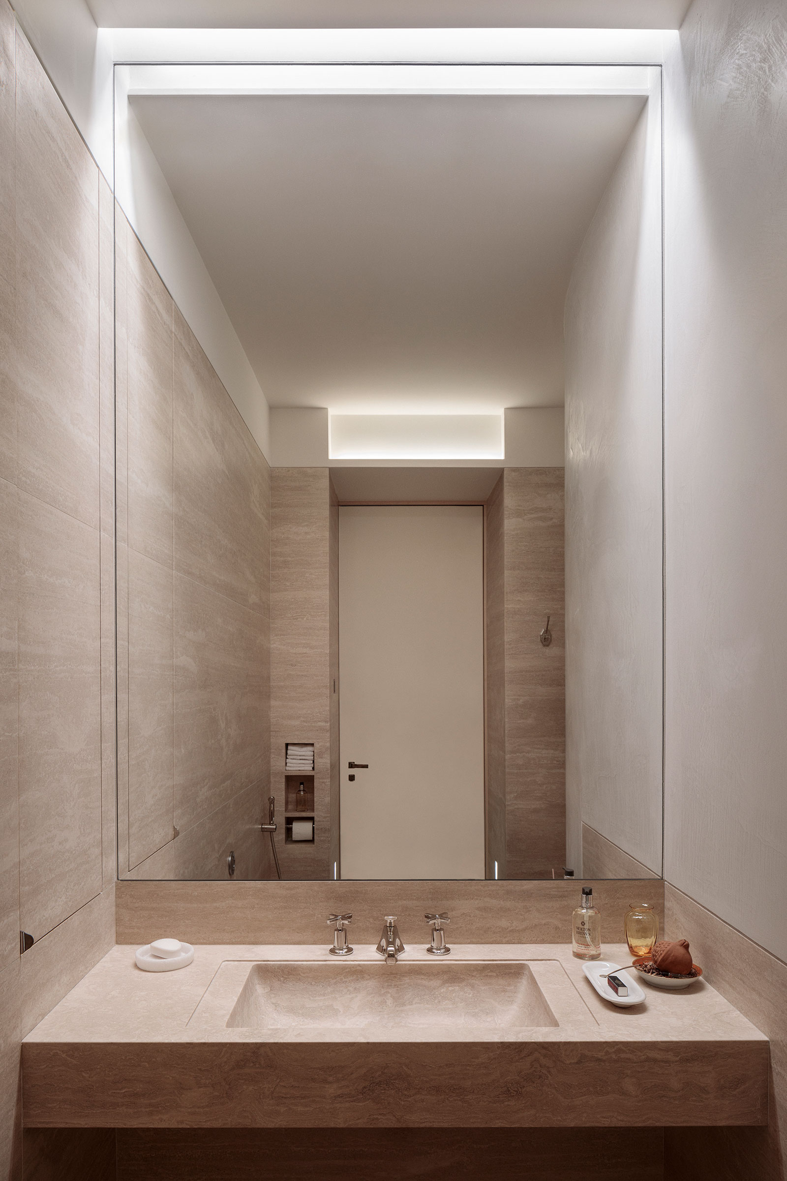 Crafted for this London duplex apartment that respectfully integrates with the Georgian building's architecture. Bespoke Craftsmanship by William Garvey Bespoke furniture maker