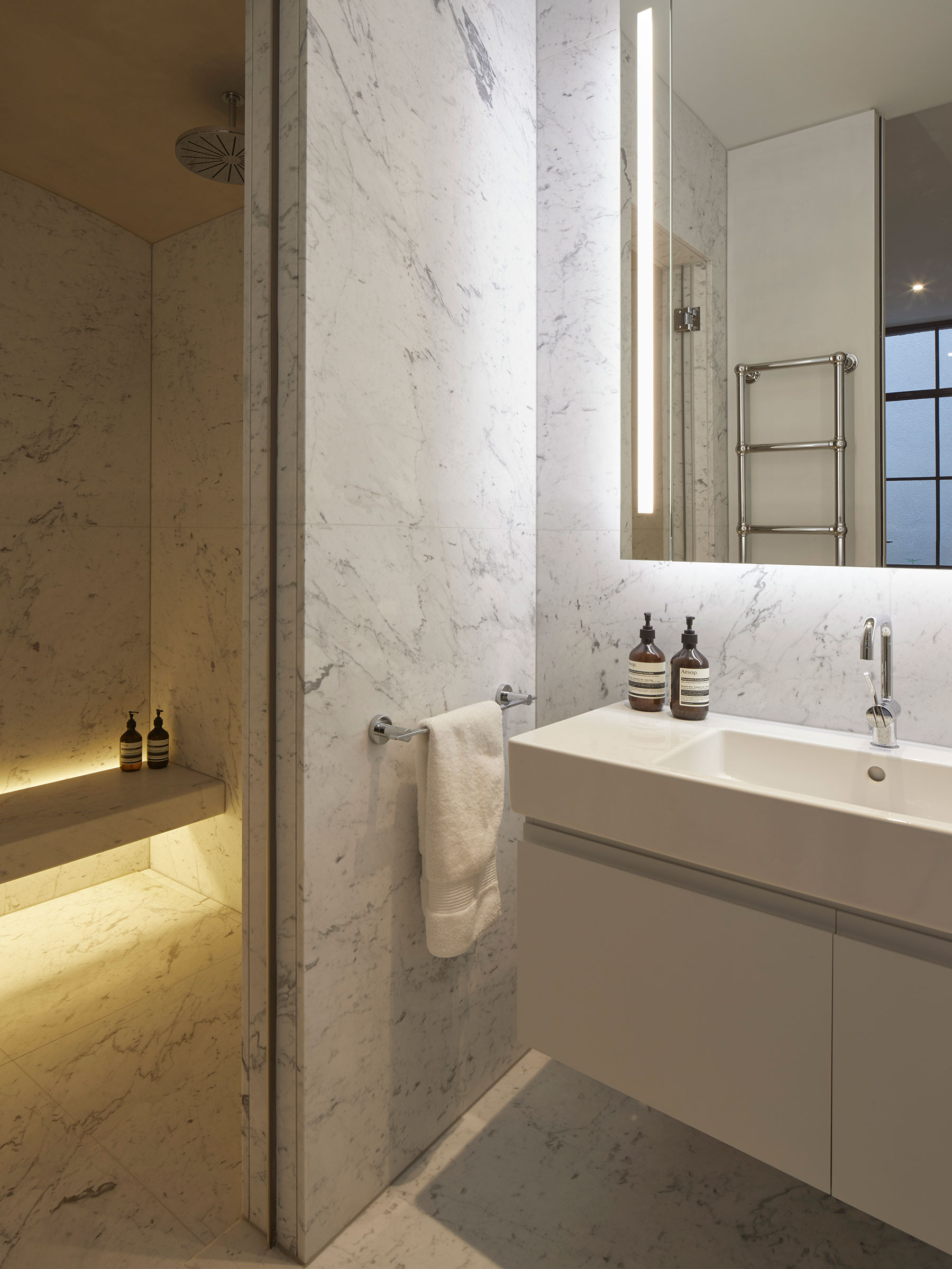Bathroom cabinets and vanity units. Our bespoke cabinetry extended throughout the entirety of this Notting Hill mews property. William Garvey bespoke furniture and cabinet maker